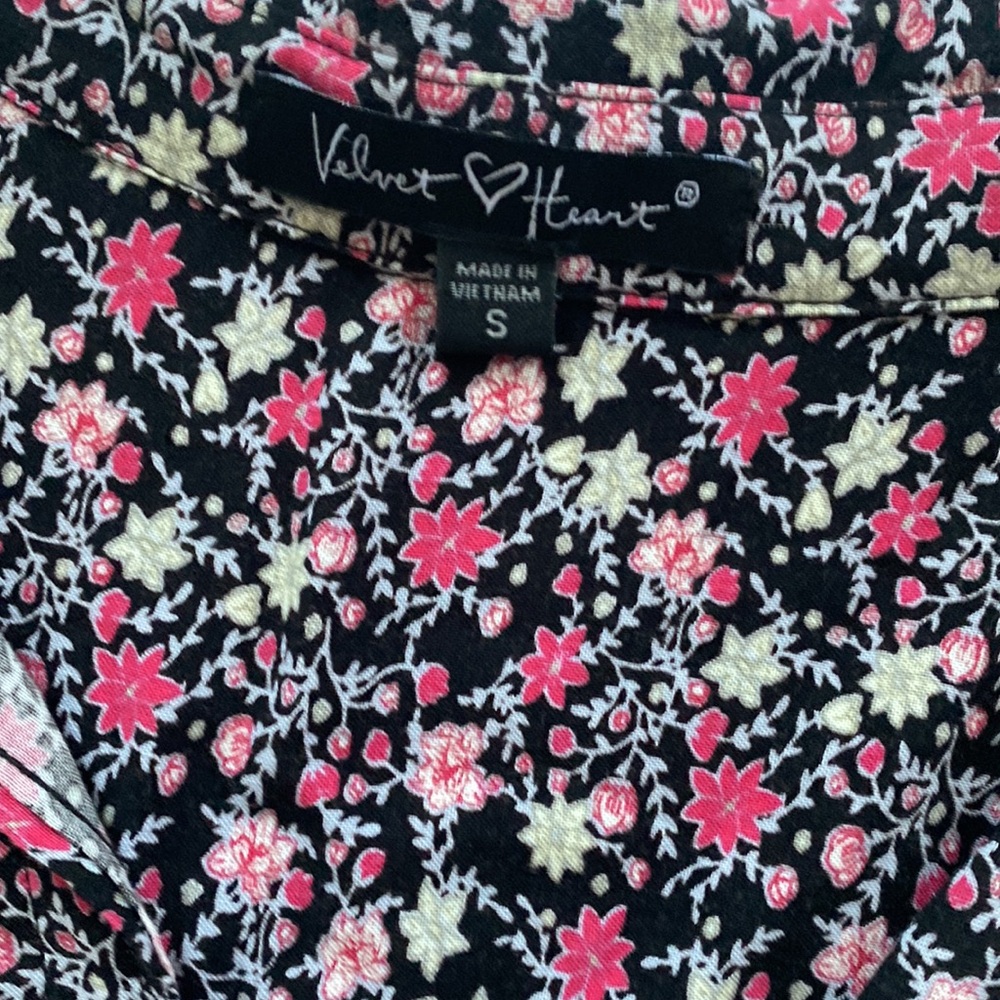 Velvet Heart Button Up - Picture 2 of 9